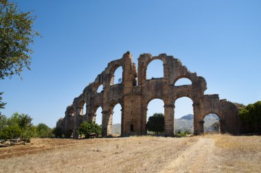 aspendos su kemeri kalıntıları