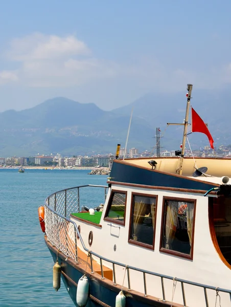 Flota de barcos en el puerto — Foto de Stock