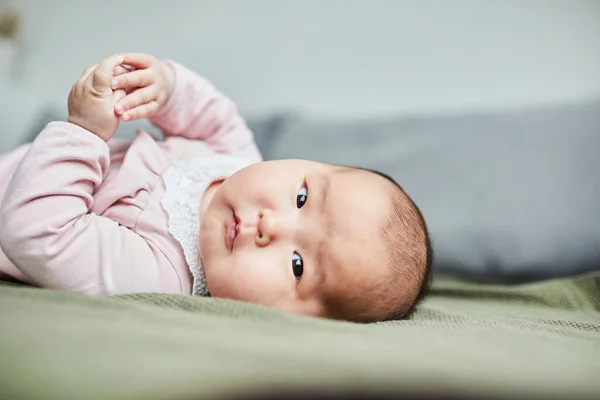 Asyalı güzel kız bebek — Stok fotoğraf