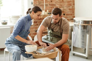 Pottery Stüdyosundaki Çift