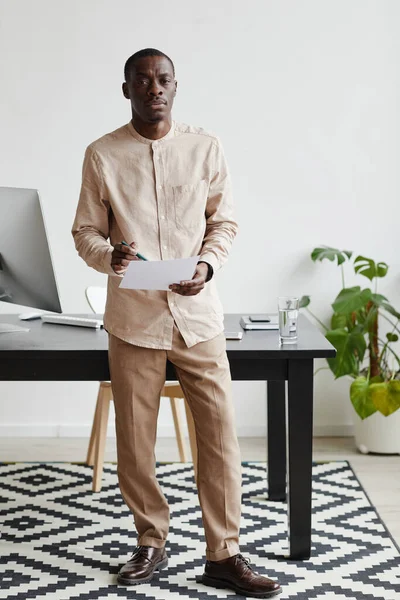 African American Man in Office Minimal — Stockfoto