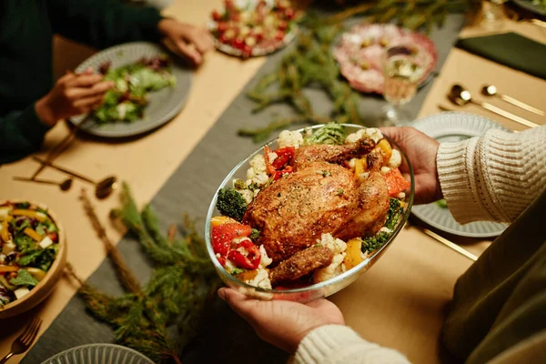 Serving Roasted Chicken at Dinner — Stock Photo, Image