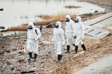 Eko Felaket Alanında Tehlikeli Madde Ekibi İşçileri
