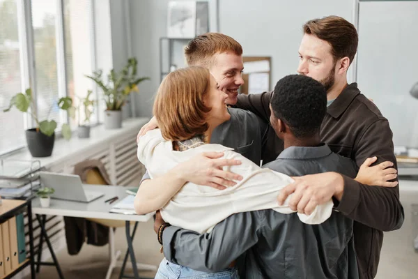 Framgångsrikt affärsteam på kontoret — Stockfoto