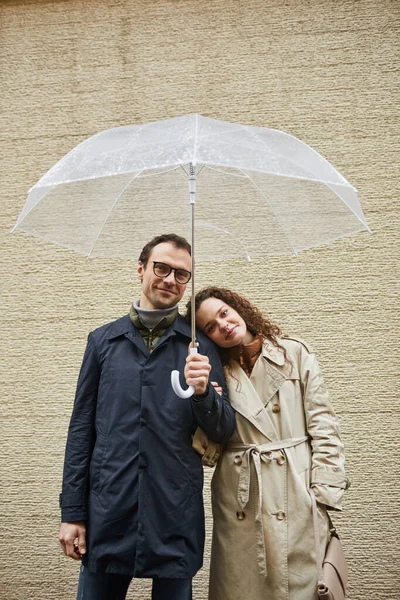 Lovely Couple under Umbrella — Fotografia de Stock