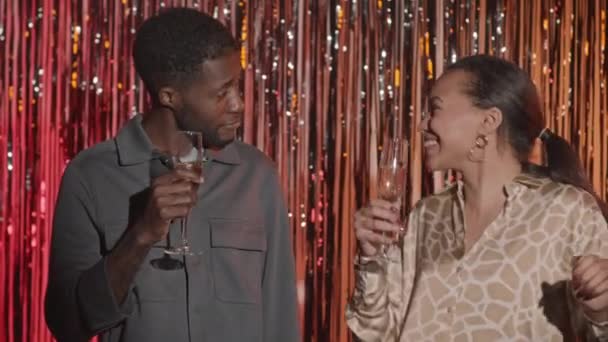 Tilt Medium Slowmo Shot Young African American Couple Dancing Champagne — Stock video