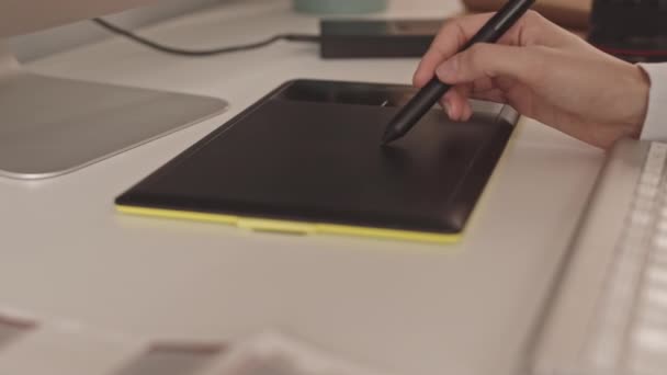 Slowmo Closeup Unrecognizable Female Hand Drawing Graphic Tablet Using Stylus — Stok video