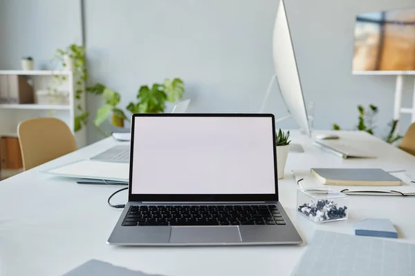 Minimal Background Image Office Workplace Mock Laptop Screen White Desk — Stock Fotó