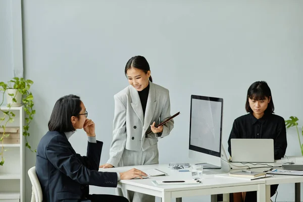 Portrait Smiling Asian Businesswoman Working Team Colleagues Modern Office Copy — ストック写真