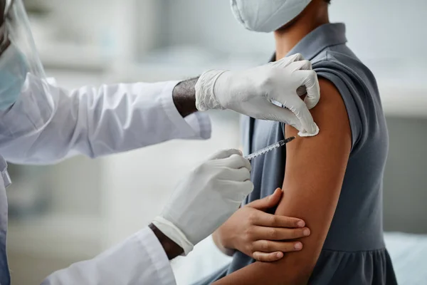 Großaufnahme Impfung von Kindern — Stockfoto