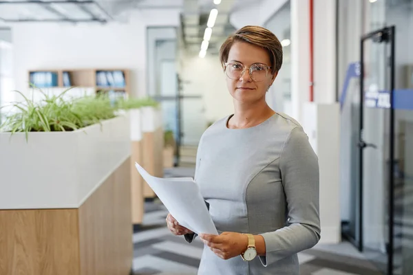 Female Boss at Office — Stock Photo, Image