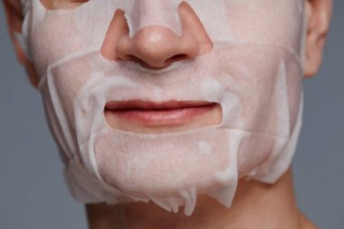 Yüzü Maskeli Adam Yaklaş