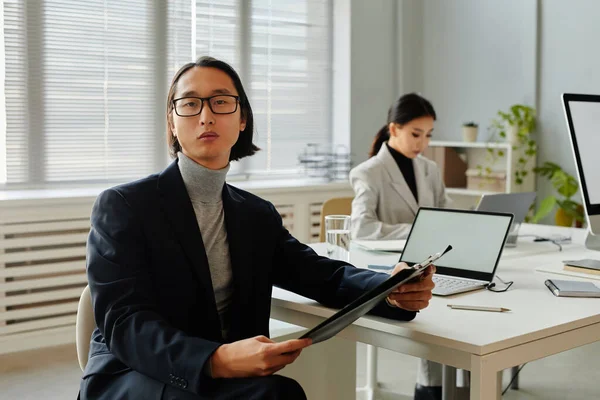 Portrait Successful Asian Businessman Looking Camera While Holding Documents Office — Stock Photo, Image