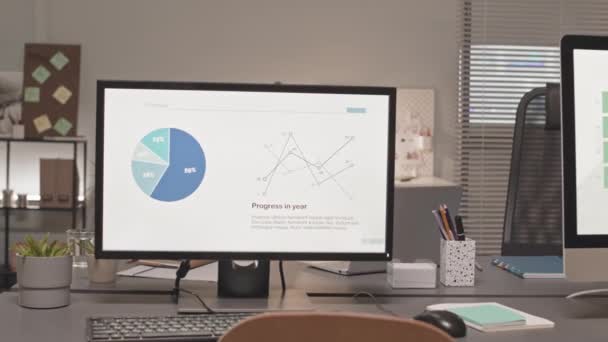 Ampliar Lentitud Presentación Negocios Con Diagramas Que Muestran Progreso Anual — Vídeo de stock