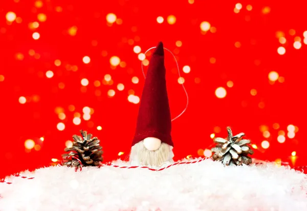 Χριστουγεννιάτικο Παιχνίδι Άγιος Βασίλης Κόκκινο Φόντο Χριστούγεννα Ευχετήρια Κάρτα Δημιουργικός — Φωτογραφία Αρχείου
