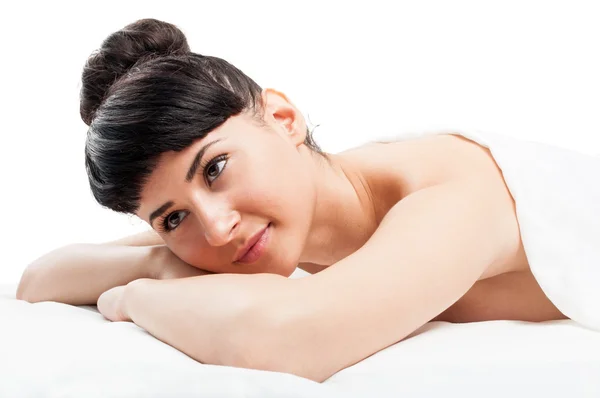 Zrelaksowany kobiece modet w spa — Stockfoto