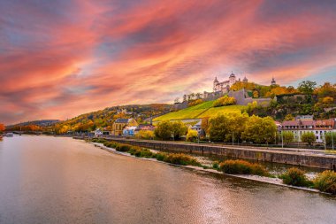 Wurzburg 'daki Marienberg Kalesi Güzel bir yaz günü, Almanya.