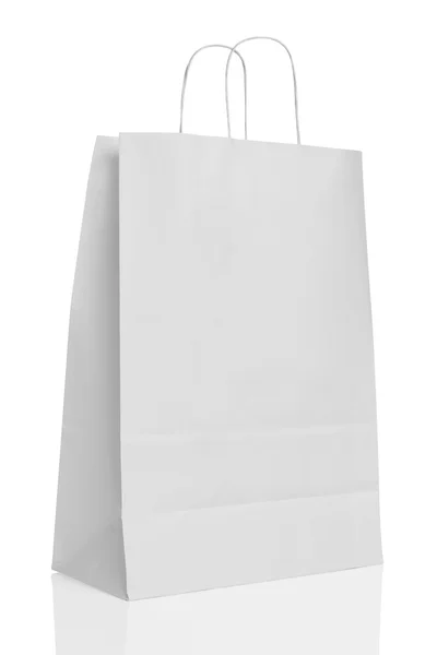 Bolsa de compras de papel blanco aislada con reflexión — Foto de Stock