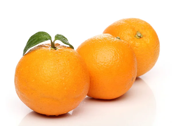 Orange sain isolé sur fond blanc — Photo