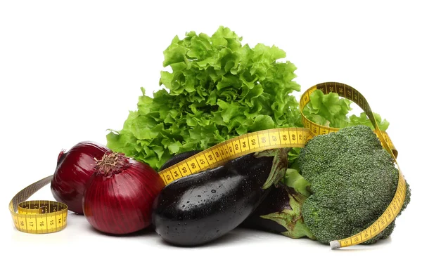 Leckere Gemüsesorten und ein Maßband — Stockfoto