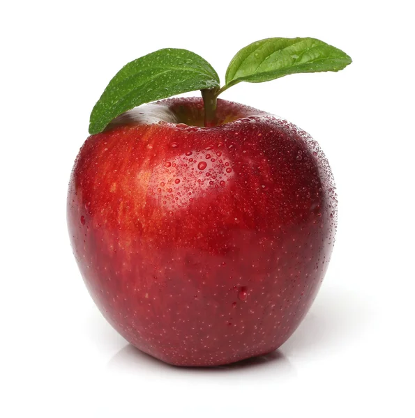 Pyszne zdrowe czerwone jabłko na białym tle — Zdjęcie stockowe