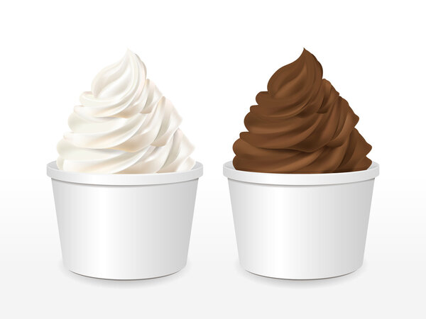 пустая бумажная чашка с набором мороженого
