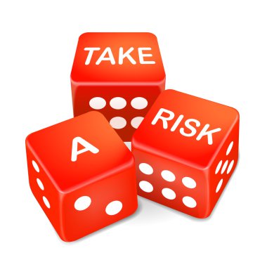 üç kırmızı zar üzerindeki risk kelimeleri alın