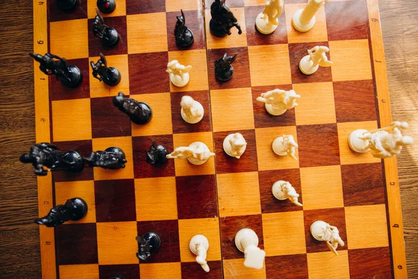 Chess White Black Pieces Fight Battlefield King Hand Moves Chess — Stock Photo, Image