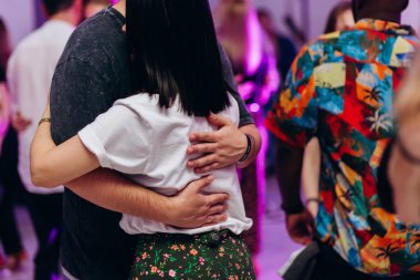 Kharkiv, Ukrayna 17.08.21 Dans pistinde dans eden insanlar