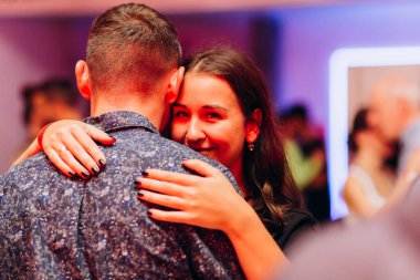 Kharkiv, Ukrayna 17.08.21 Dans pistinde dans eden insanlar