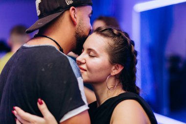 Kharkiv, Ukrayna 17.08.21 Dans pistinde dans eden insanlar