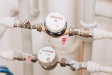 Boru ve soğuk su sayacı dönüyor