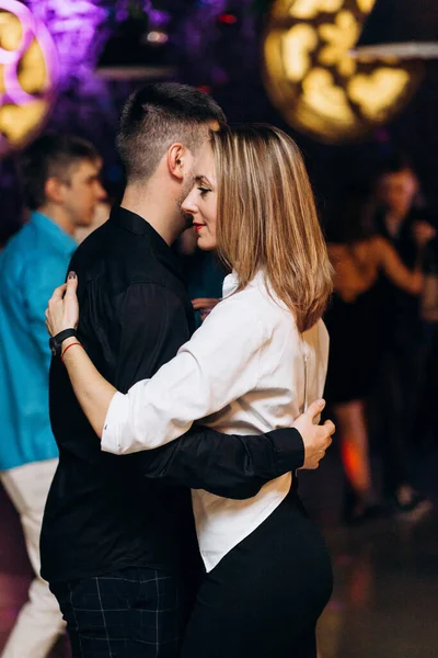 Kharkiv Ucrânia Pessoas Dançando Bachata Pista Dança — Fotografia de Stock