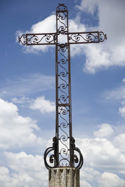 Крест и небо Мбалича — стоковое фото