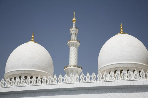 Abu Dhabi, Grand Moss parete bianca e cupole — Foto Stock