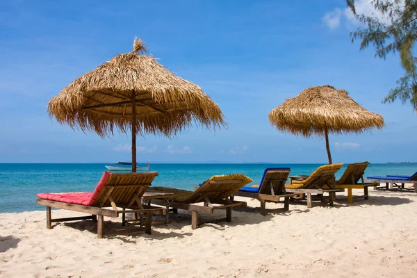 Beautiful tropical beach — Stock Photo, Image