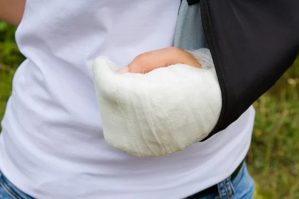Bandagerade händer — Stockfoto