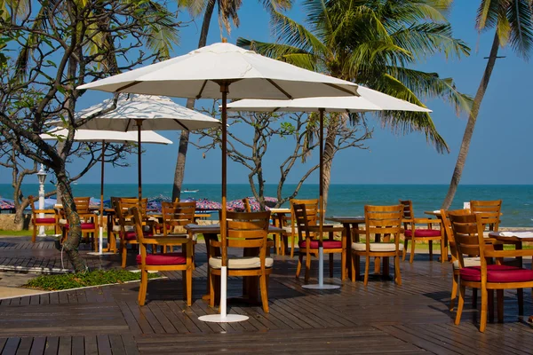 Tables at beach restaurant — Stock Photo, Image