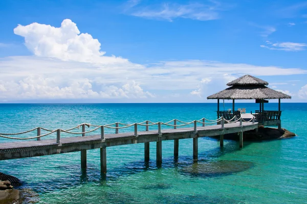 Hermosa playa tropical en Tailandia — Foto de Stock