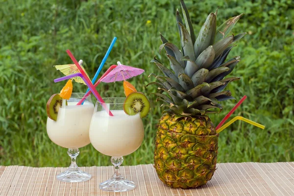 Tropical cocktails — Stock Photo, Image