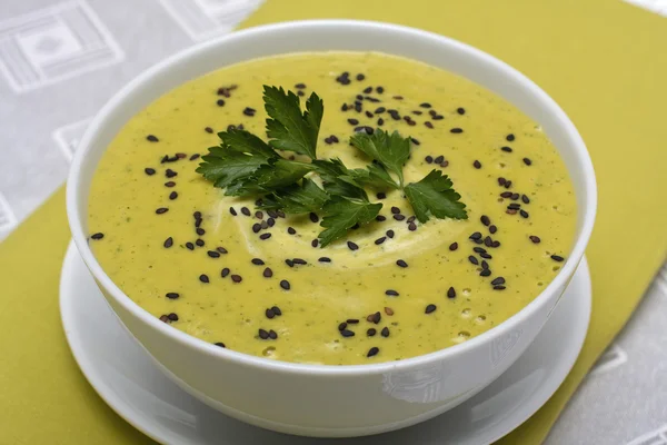 Sopa de creme de espinafre — Fotografia de Stock