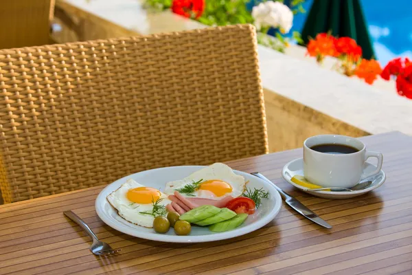 Comida sobre la mesa — Foto de Stock