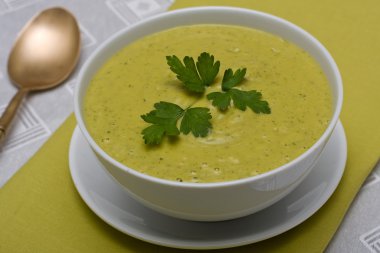 kremalı ıspanak çorbası