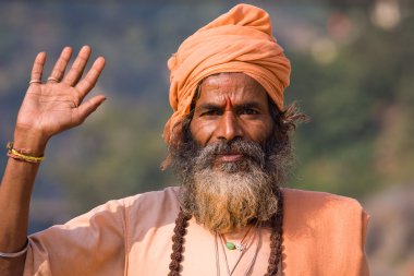 Hint sadhu ağırlıyor