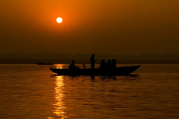 Nascer do sol no rio Ganga — Fotografia de Stock