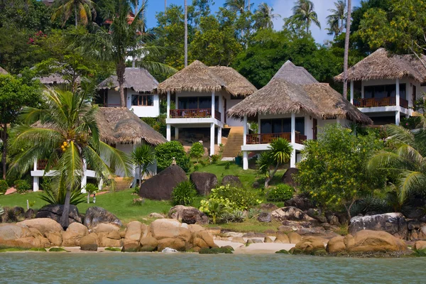 Casa tropical na praia — Fotografia de Stock