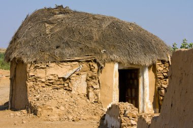 jaisalmer, Hindistan yakınlarında çölde siper al