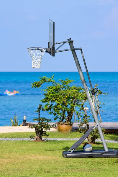 Outdoor basketball net — Stock Photo, Image