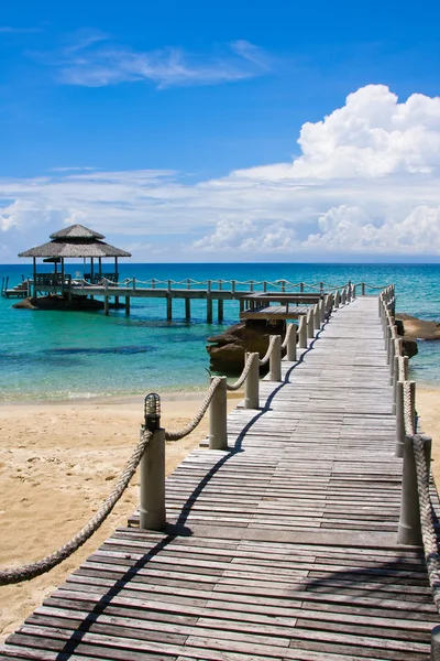 Houten pier, thailand. — Stockfoto