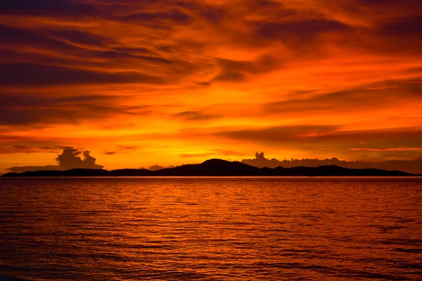 Beautiful sunset on the beach, Thailand. — Stock Photo, Image